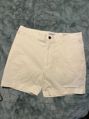Goodfellow & Co Men's Off-White Flat Front Chino Shorts